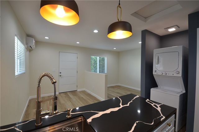 6406 Densmore Avenue, Lake Balboa, CA 91406