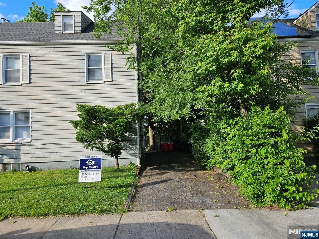 281 Marion Avenue, Cliffside Park, NJ 07010