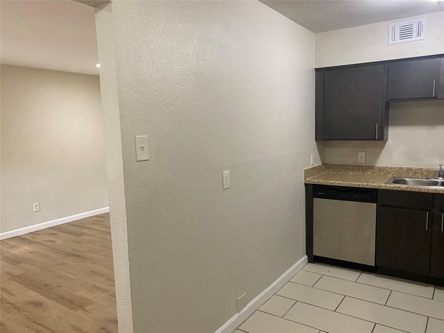 4618 Reiger Avenue 112, Dallas, TX 75246
