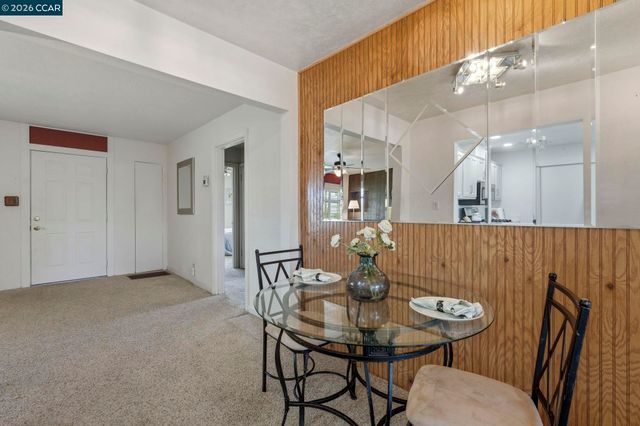 2912 Knoll Dr, Concord, CA 94520