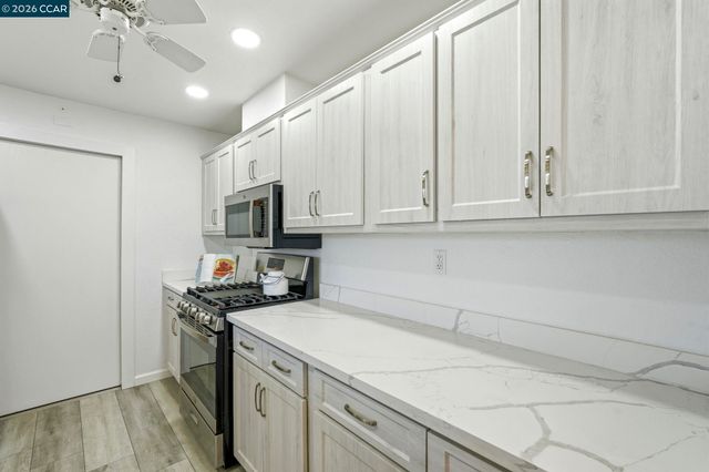 2912 Knoll Dr, Concord, CA 94520