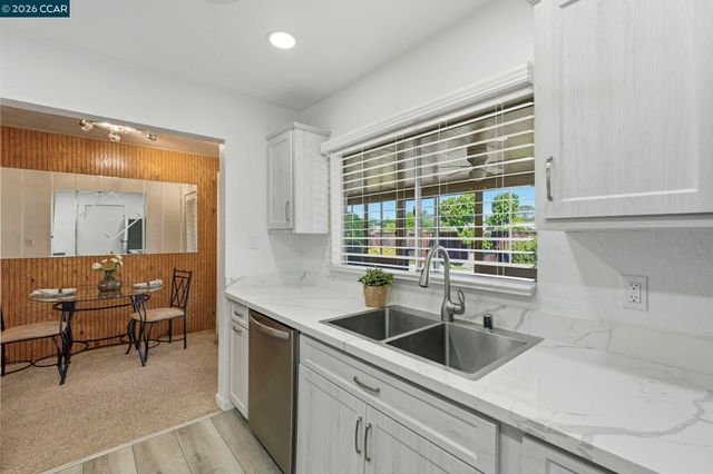2912 Knoll Dr, Concord, CA 94520