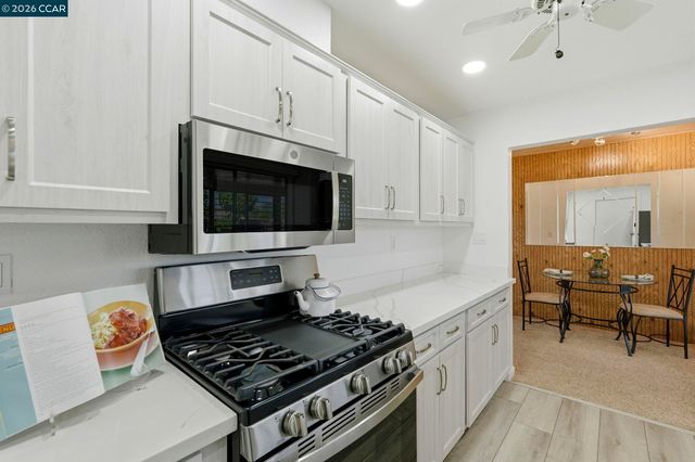 2912 Knoll Dr, Concord, CA 94520
