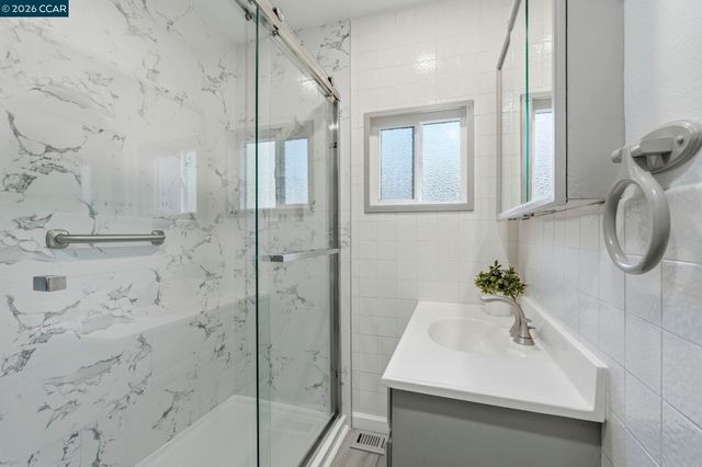 2912 Knoll Dr, Concord, CA 94520