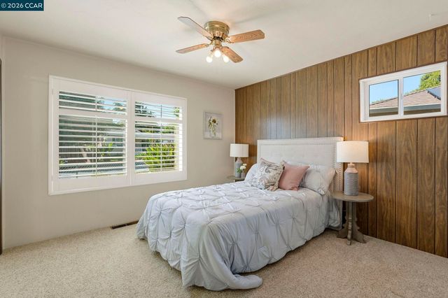 2912 Knoll Dr, Concord, CA 94520