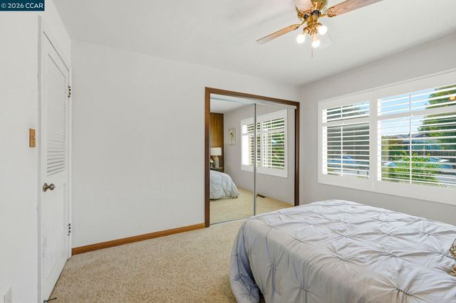 2912 Knoll Dr, Concord, CA 94520