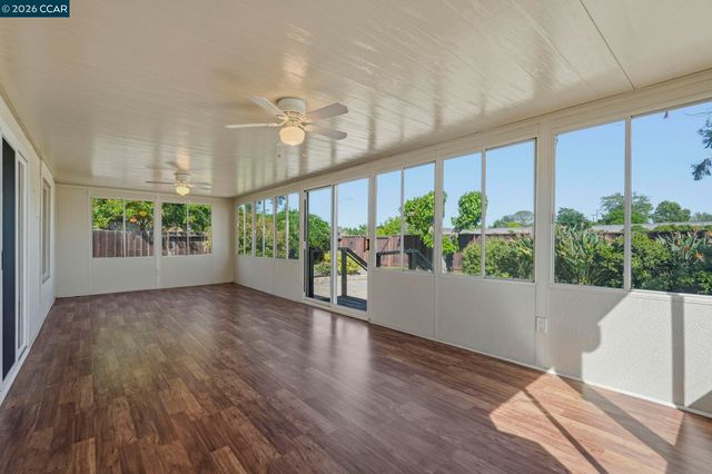 2912 Knoll Dr, Concord, CA 94520
