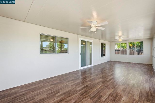 2912 Knoll Dr, Concord, CA 94520