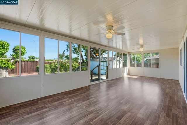 2912 Knoll Dr, Concord, CA 94520