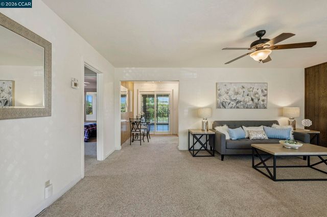 2912 Knoll Dr, Concord, CA 94520