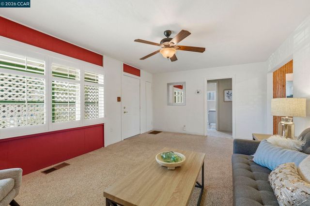 2912 Knoll Dr, Concord, CA 94520
