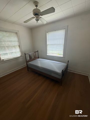 1909 Old Government Street, Mobile, AL 36606
