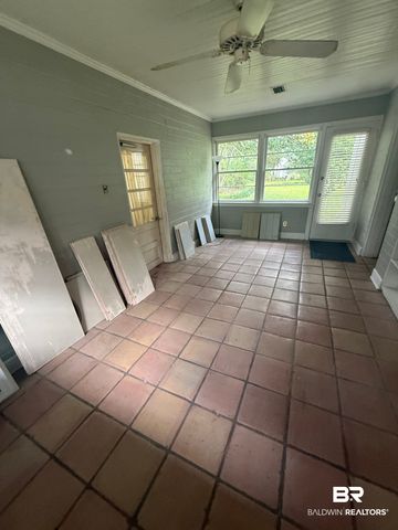 1909 Old Government Street, Mobile, AL 36606
