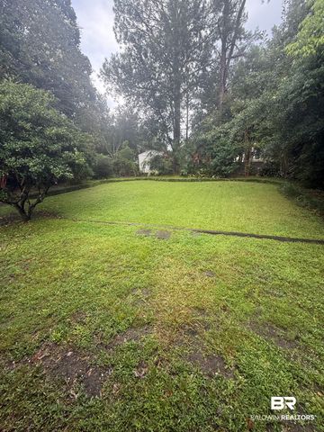 1909 Old Government Street, Mobile, AL 36606