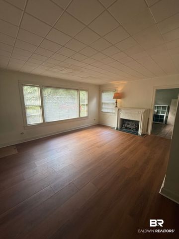 1909 Old Government Street, Mobile, AL 36606