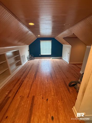 1909 Old Government Street, Mobile, AL 36606
