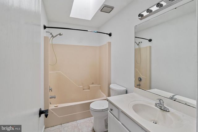 10 PENNWICK DR, Lititz, PA 17543
