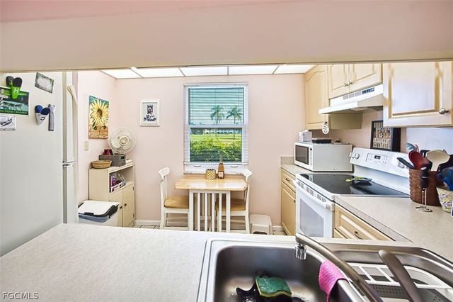 6102 Augusta DR 115, Fort Myers, FL 33907