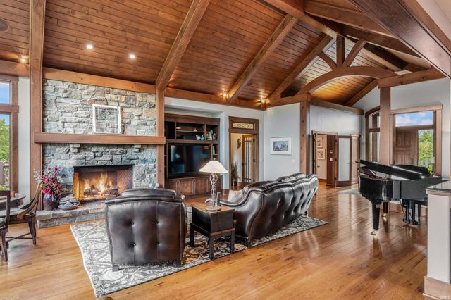 12502 Kress Road, Roanoke, IN 46783