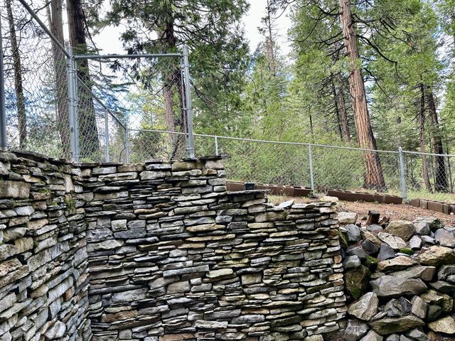 2723 Navajo Dr, Arnold, CA 95223