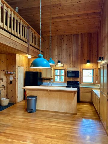 2723 Navajo Dr, Arnold, CA 95223