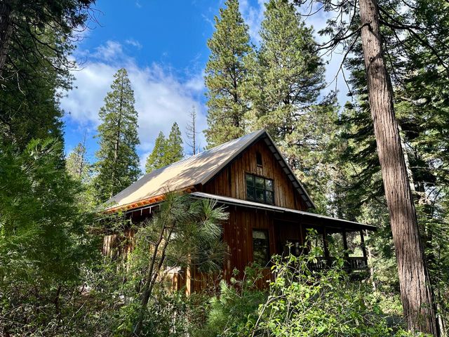 2723 Navajo Dr, Arnold, CA 95223