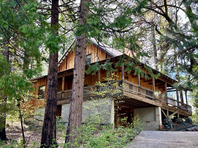 2723 Navajo Dr, Arnold, CA 95223