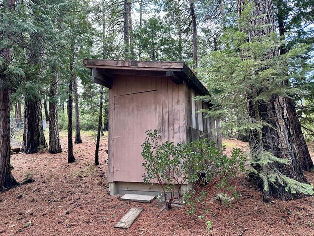 2723 Navajo Dr, Arnold, CA 95223