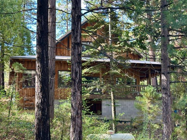 2723 Navajo Dr, Arnold, CA 95223