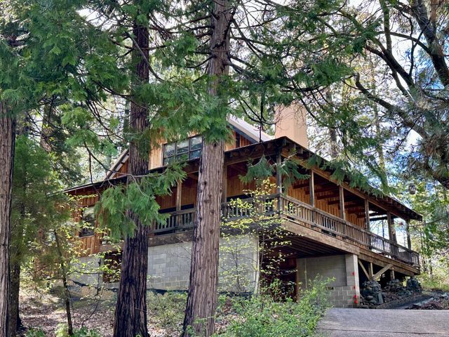 2723 Navajo Dr, Arnold, CA 95223