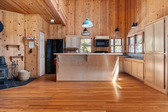 2723 Navajo Dr, Arnold, CA 95223