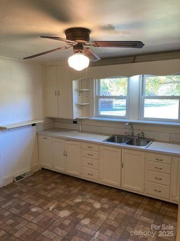 6700 Sisk-Carter Road, Rockwell, NC 28138