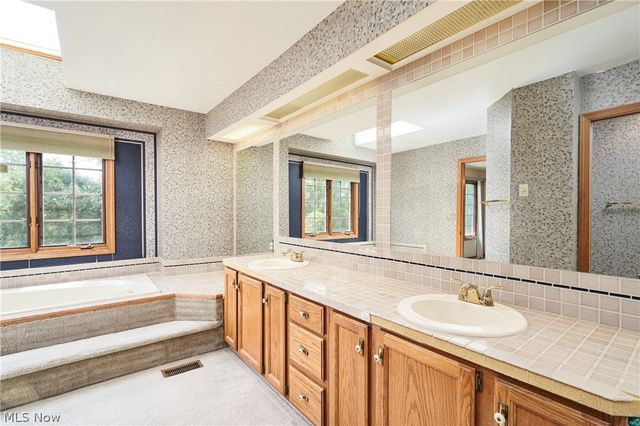 4350 Bramble Drive, Copley, OH 44321