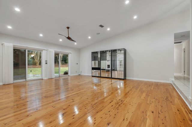 3900 ROYAL OAKS Court, Tallahassee, FL 32309