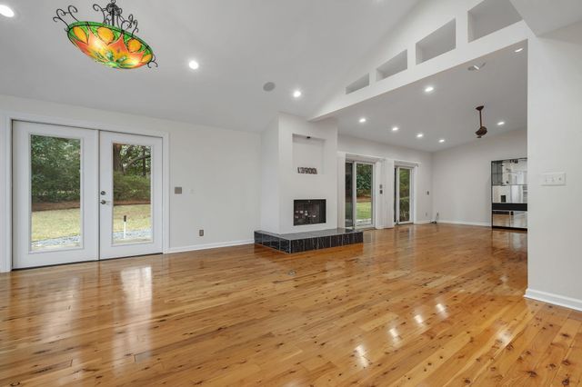 3900 ROYAL OAKS Court, Tallahassee, FL 32309