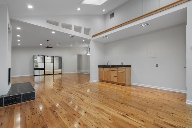 3900 ROYAL OAKS Court, Tallahassee, FL 32309