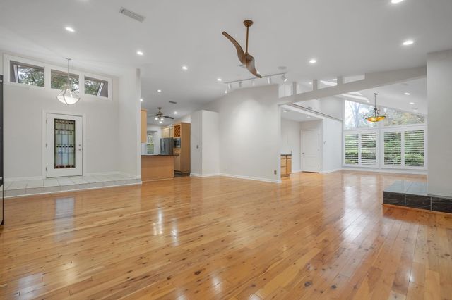 3900 ROYAL OAKS Court, Tallahassee, FL 32309