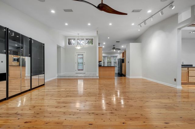 3900 ROYAL OAKS Court, Tallahassee, FL 32309