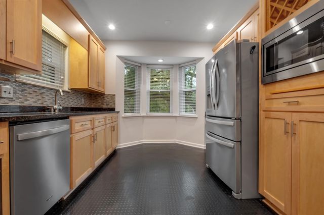 3900 ROYAL OAKS Court, Tallahassee, FL 32309