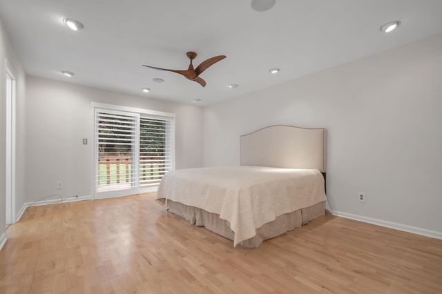 3900 ROYAL OAKS Court, Tallahassee, FL 32309