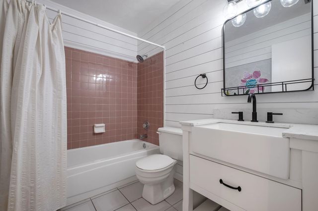 3900 ROYAL OAKS Court, Tallahassee, FL 32309