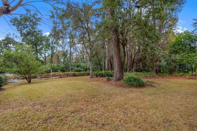 3900 ROYAL OAKS Court, Tallahassee, FL 32309