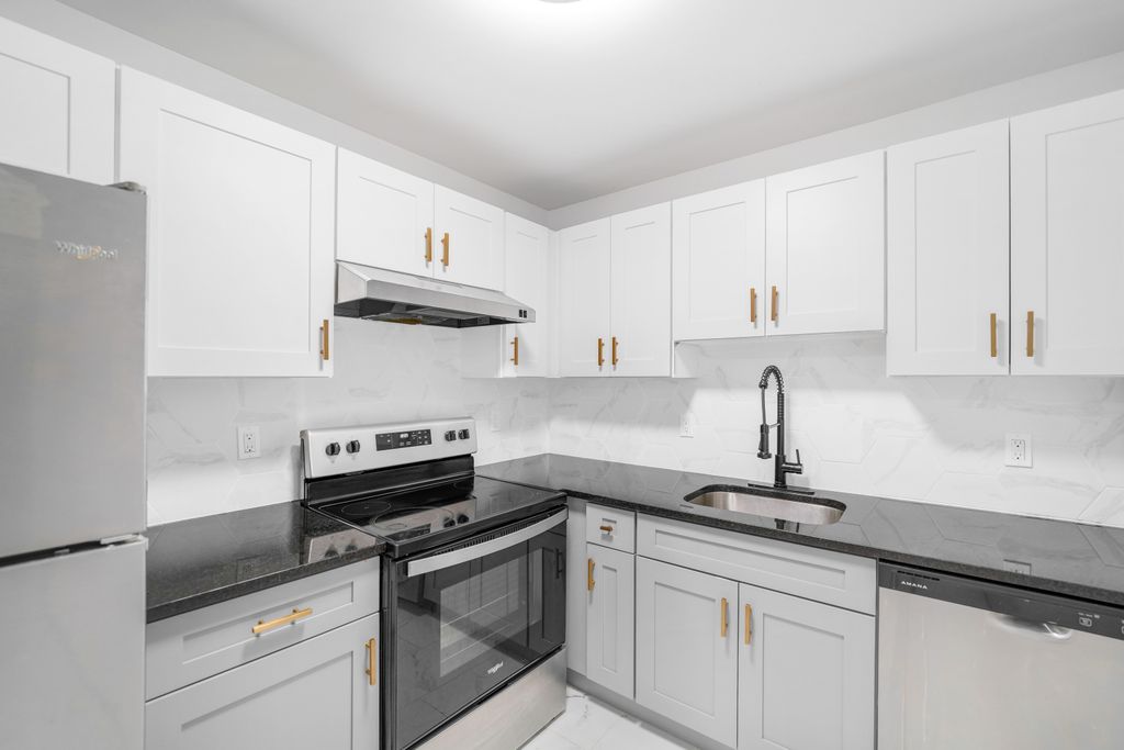 280 Collins Street 203, Hartford, CT 06105