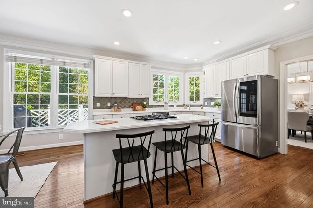 2402 STRYKER AVE, Vienna, VA 22181