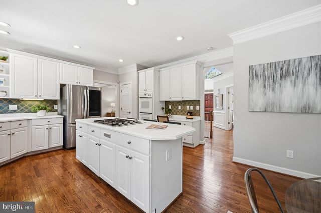 2402 STRYKER AVE, Vienna, VA 22181