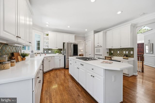 2402 STRYKER AVE, Vienna, VA 22181