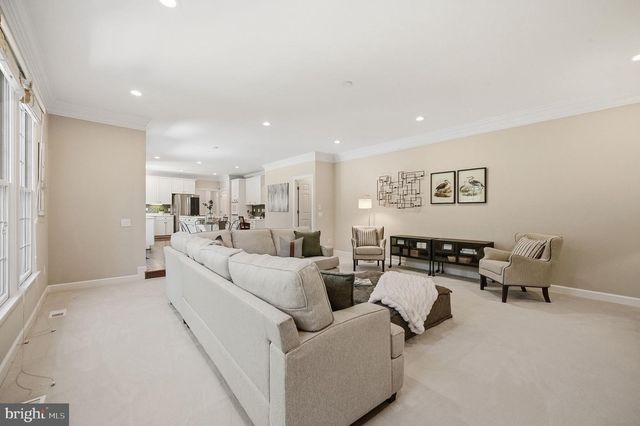 2402 STRYKER AVE, Vienna, VA 22181
