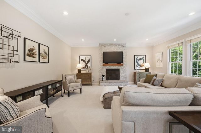 2402 STRYKER AVE, Vienna, VA 22181