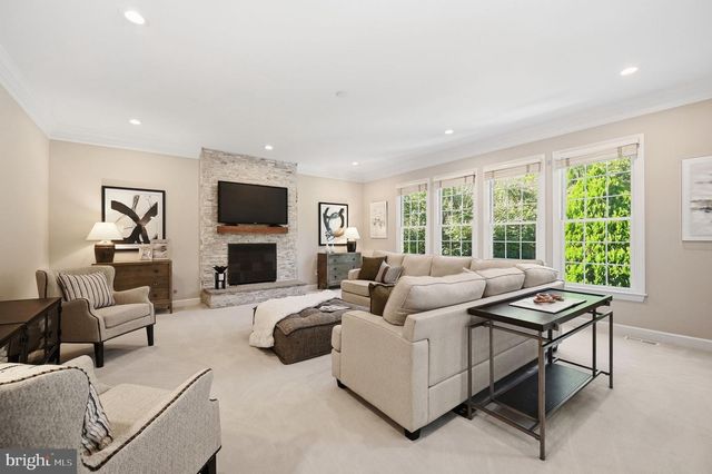 2402 STRYKER AVE, Vienna, VA 22181