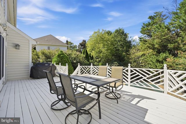 2402 STRYKER AVE, Vienna, VA 22181